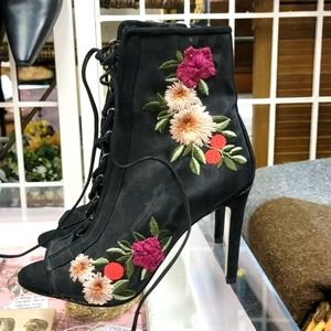 Gianni Bini Janan Persian Black With Floral Design